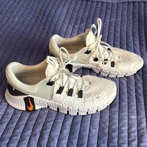Nike Free Metcon 5, White Bright Mandarin, Men’s Size 10